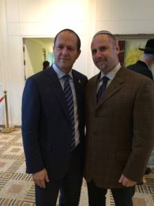 Jerusalem Mayor Nir Barkat (L) with David Zeit, executive director, United with Israel. (Photo: UWI)