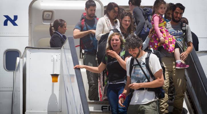 Israeli travelers from Nepal arrive on an Israeli rescue plane at Ben Gurion International Airport.