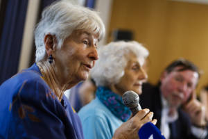 Auschwitz survivors Hedy Bohm (L)  and Eva Pusztai-Fahidi. (AP/Markus Schreiber)